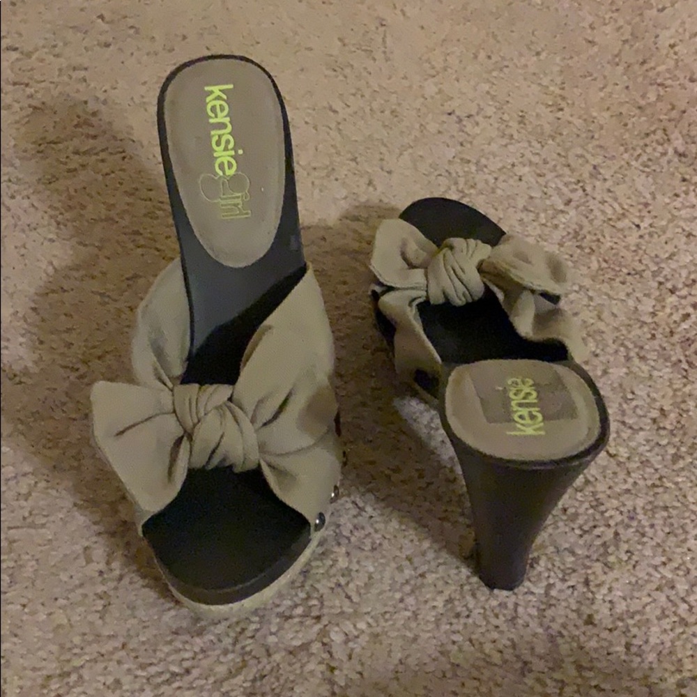 Kenzie girl slip on sandal heels. Size 8.5